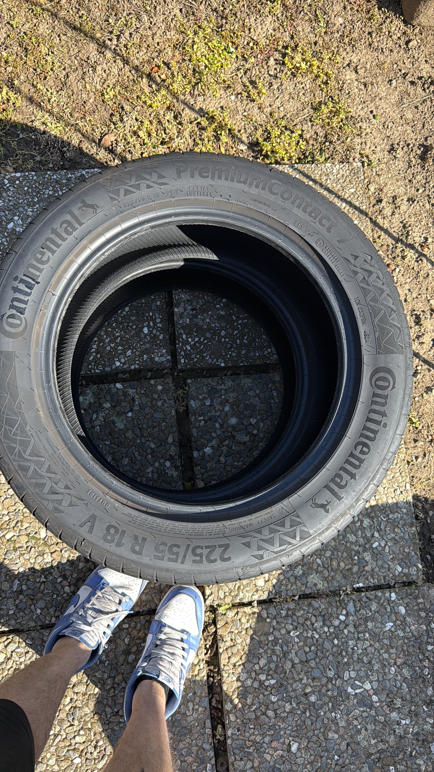 225/55/18- Estive - Continental - DOT 2024 - Usato