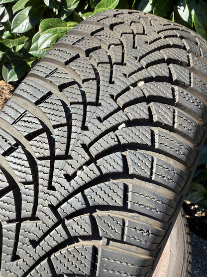 205/60/16 - Invernali -  Goodyear - DOT 2020 - Usato