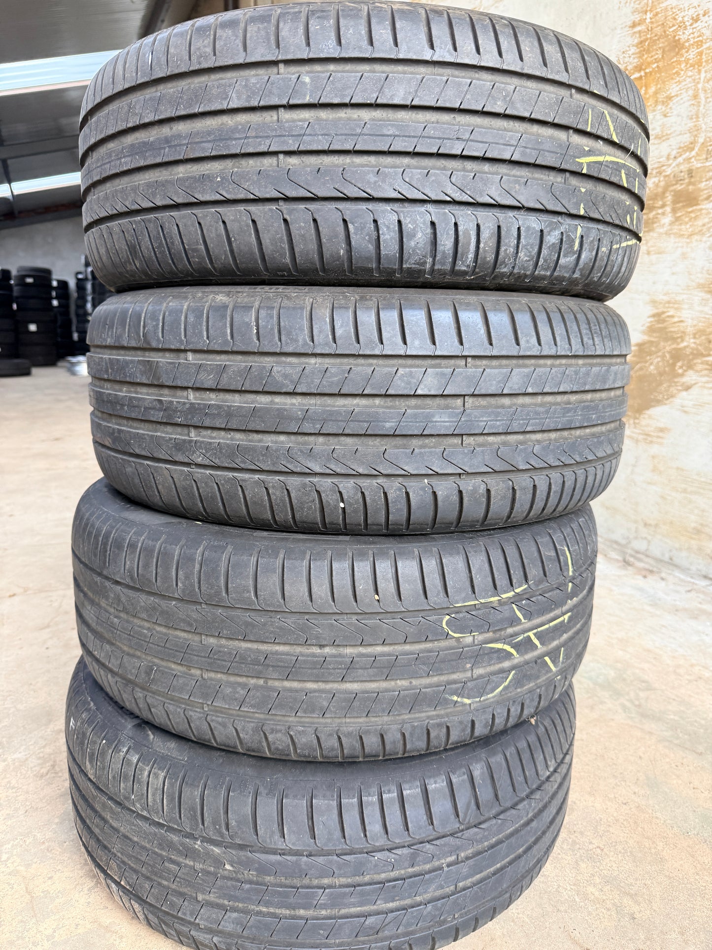 225/50/18 - Estive - Pirelli - DOT 2021 - Usato