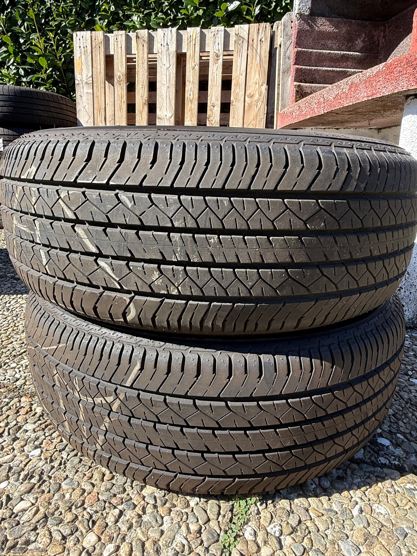 235/55/18 - Estive - Dunlop - DOT 2022 - Usato