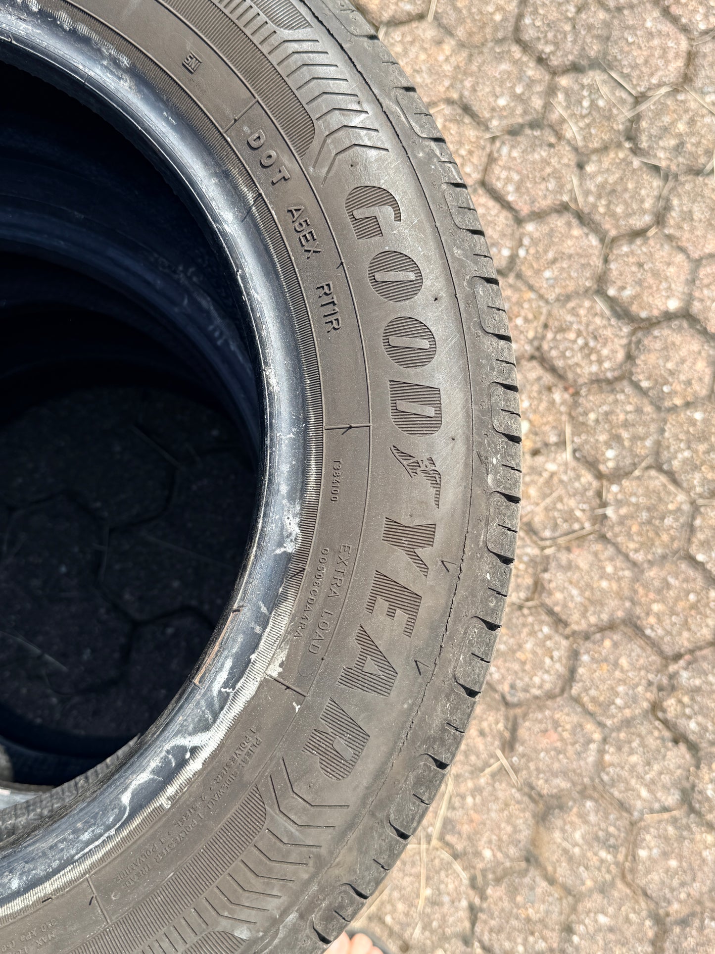 175/65/14 - Estive - Goodyear - DOT 2020 - Usato