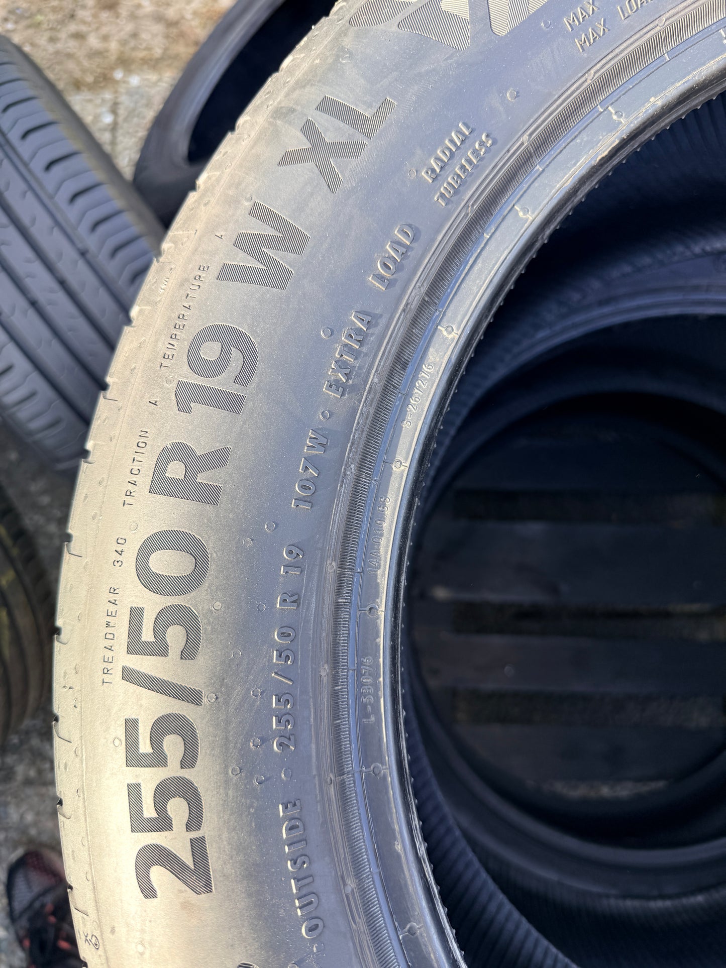 255/50/19 - Estive - Continental - DOT 2025 - Usato