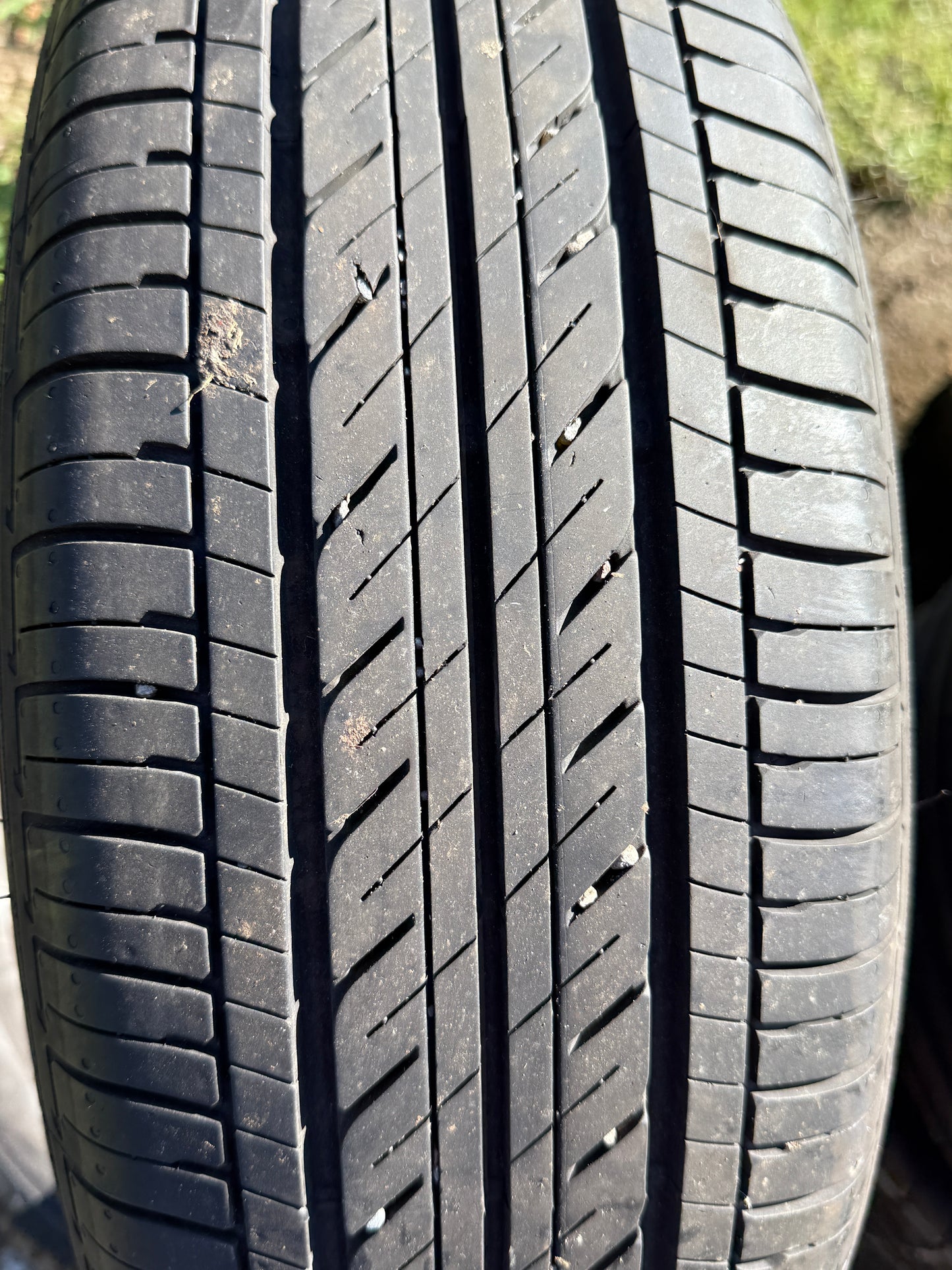 195/65/15-Estive-Bridgestone-DOT 2022-Usato