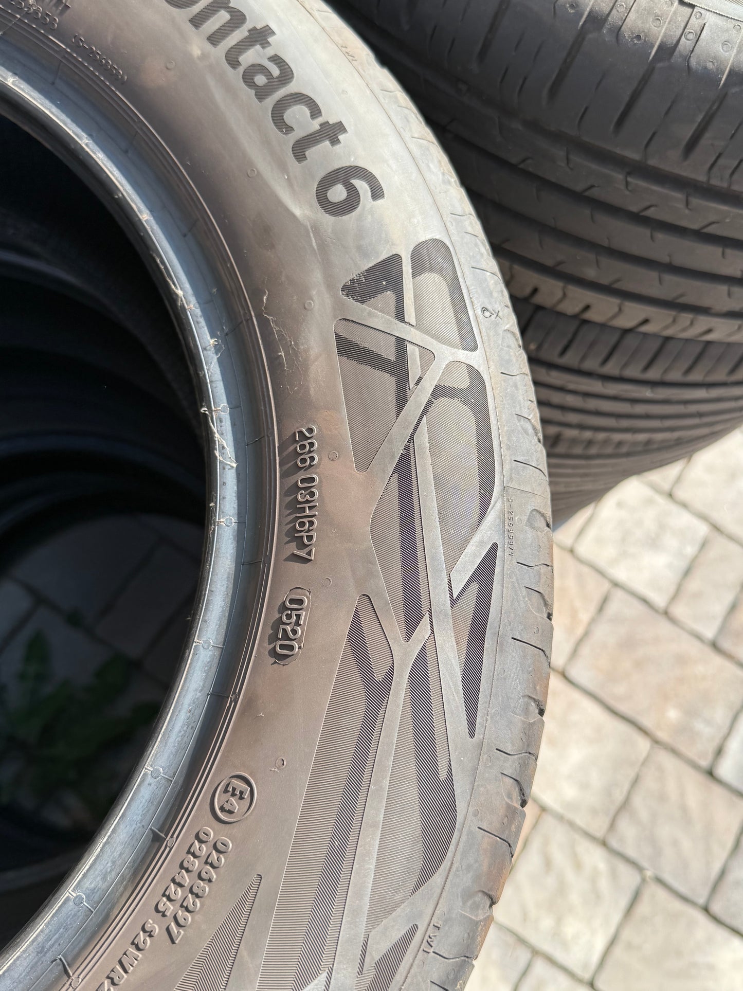 205/60/16 - Estive - Continental - DOT 2020 - Usato