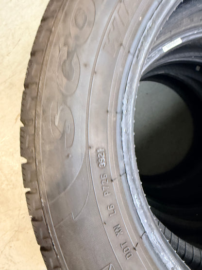 215/60/17 - Invernali - Pirelli - DOT 2021 - Usato