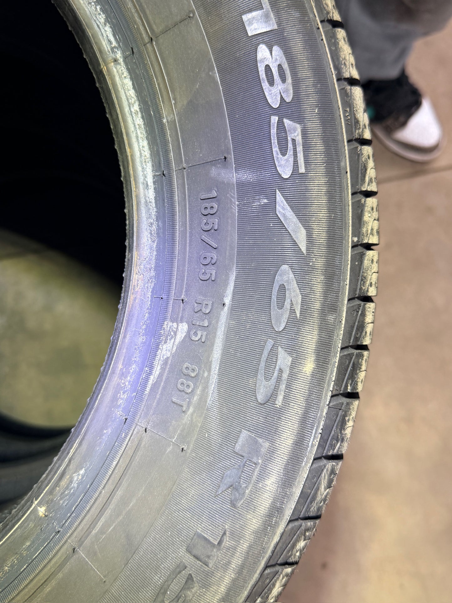 185/65/15 - Estive - Pirelli - DOT 2021-2023 - Usato
