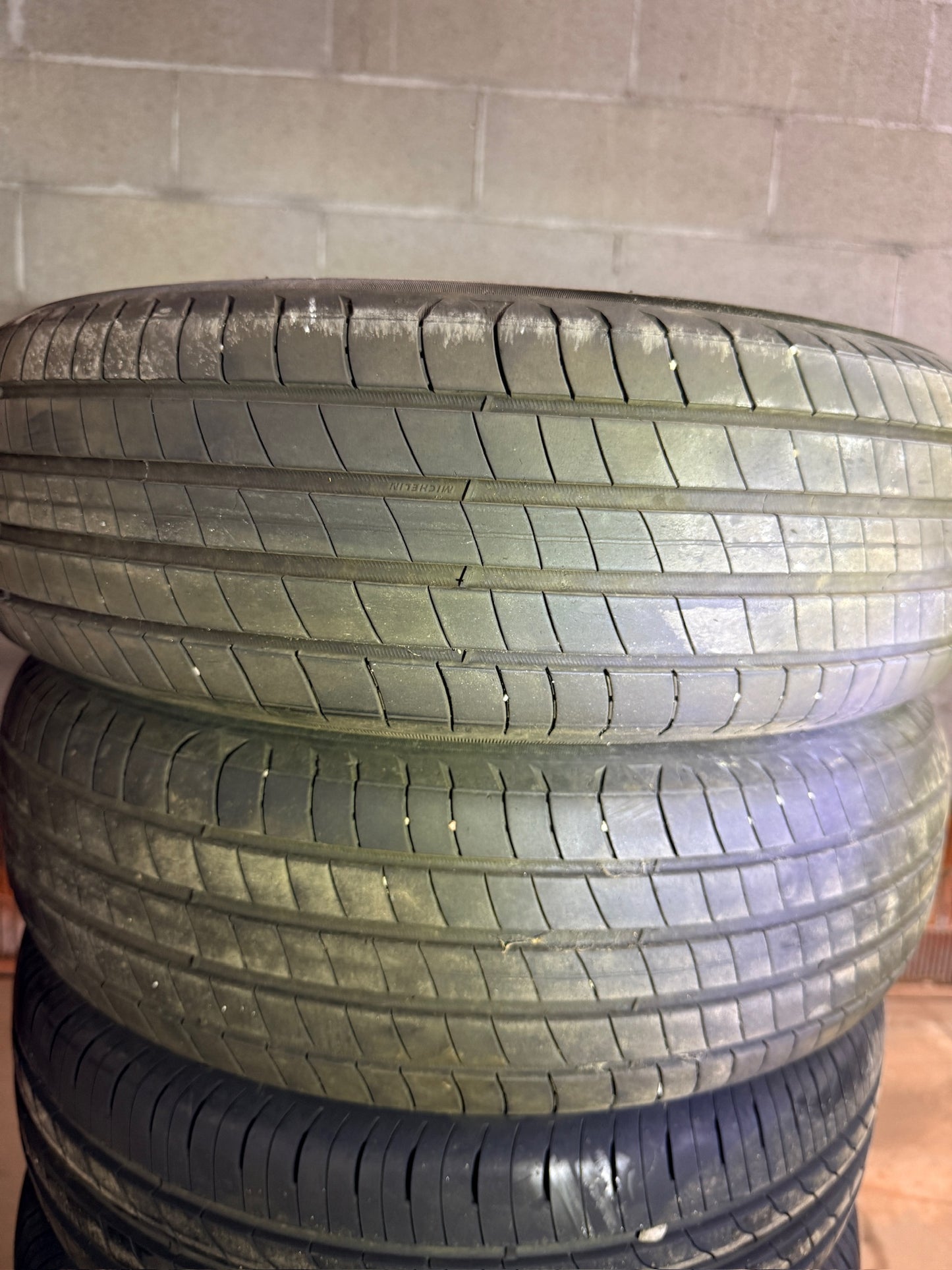 185/65/15 - Estive - Michelin - DOT 2021 - Usato