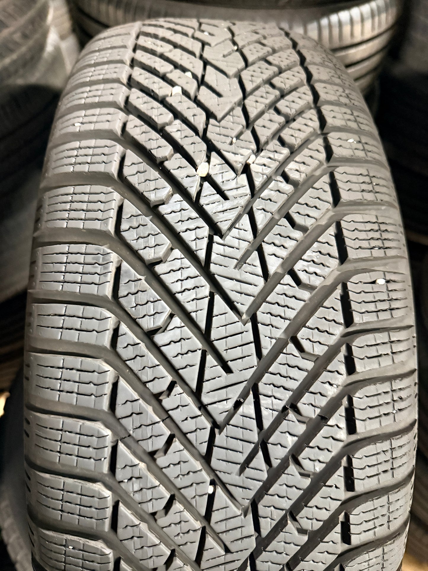 225/55/18 - Invernali - Pirelli - DOT 2021/2022 - Usato