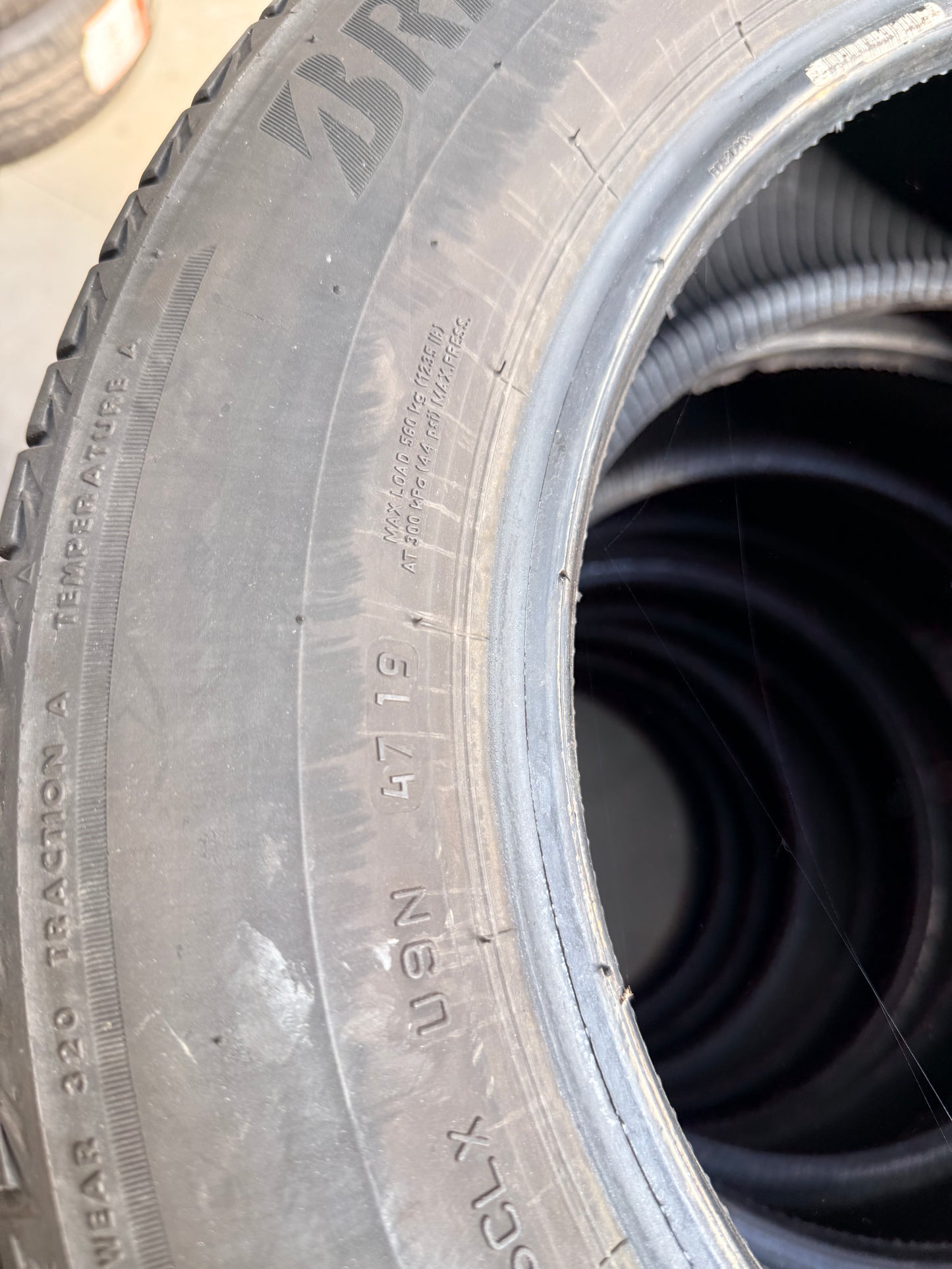 185/65/15 - Estive - Bridgestone - DOT 2019 - Usato
