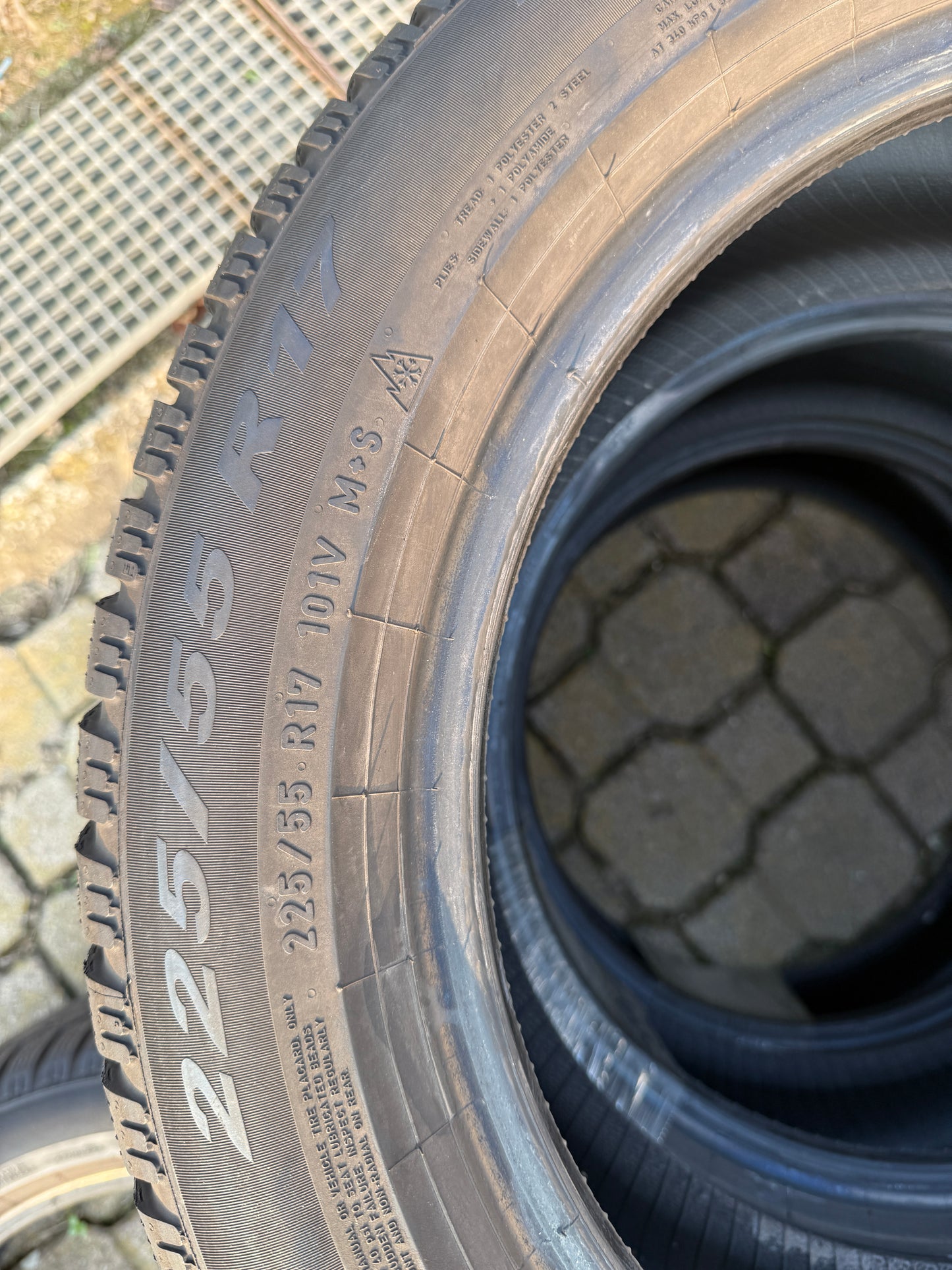 225/55/17 - Invernali - Pirelli - DOT 2022 - Usato
