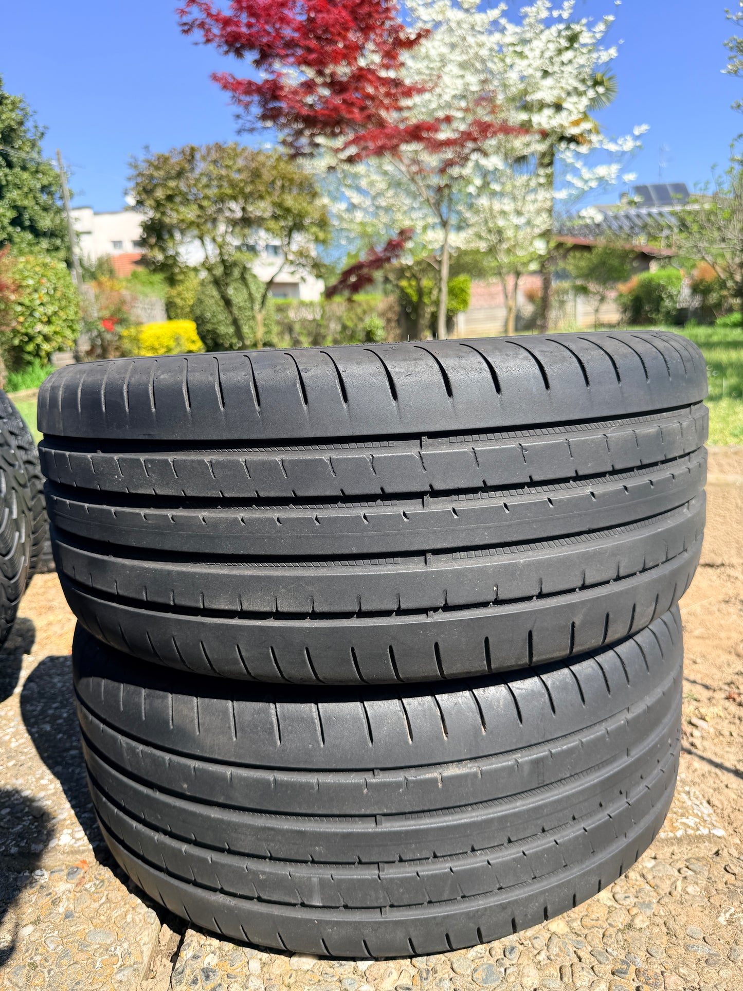 225/45/17 - Estive - Goodyear - DOT 2017 - Usato