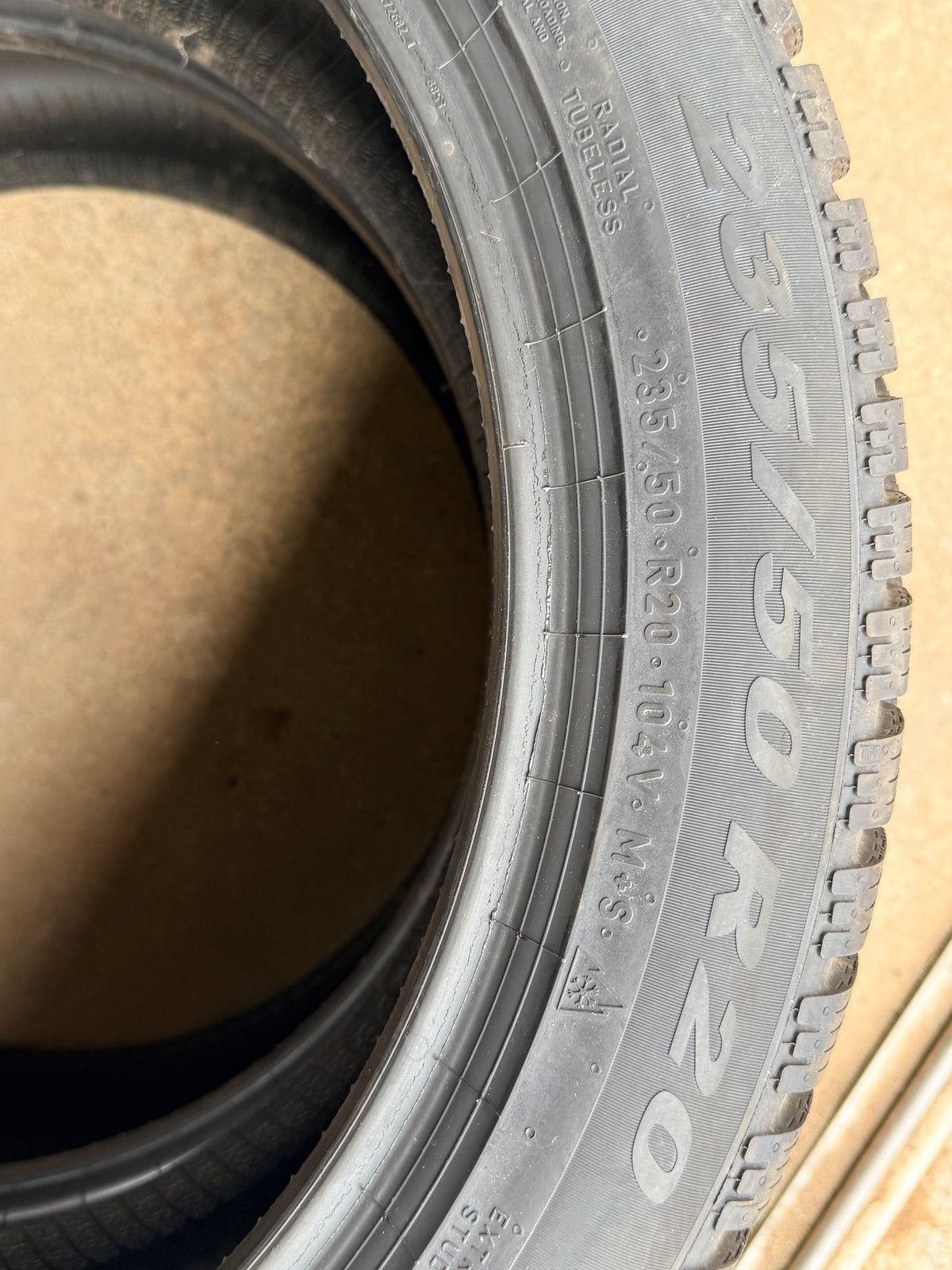 235/50/20 - Invernali - Pirelli - DOT 2022 - Usato