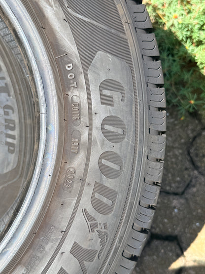 215/65/15C - Estive - Goodyear - DOT 2023 - Usato