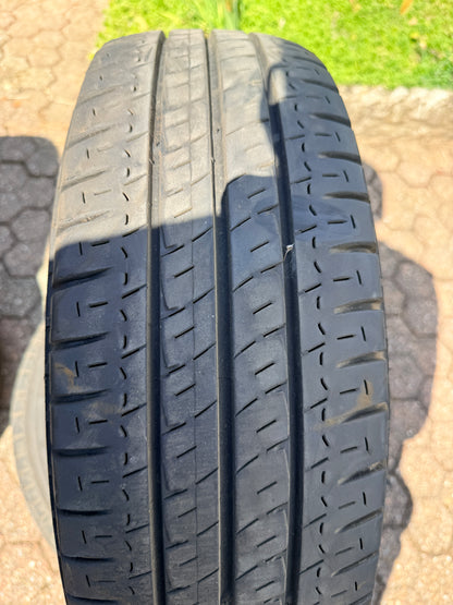 215/70/15C - Estive - Michelin - DOT 2019 - Usato