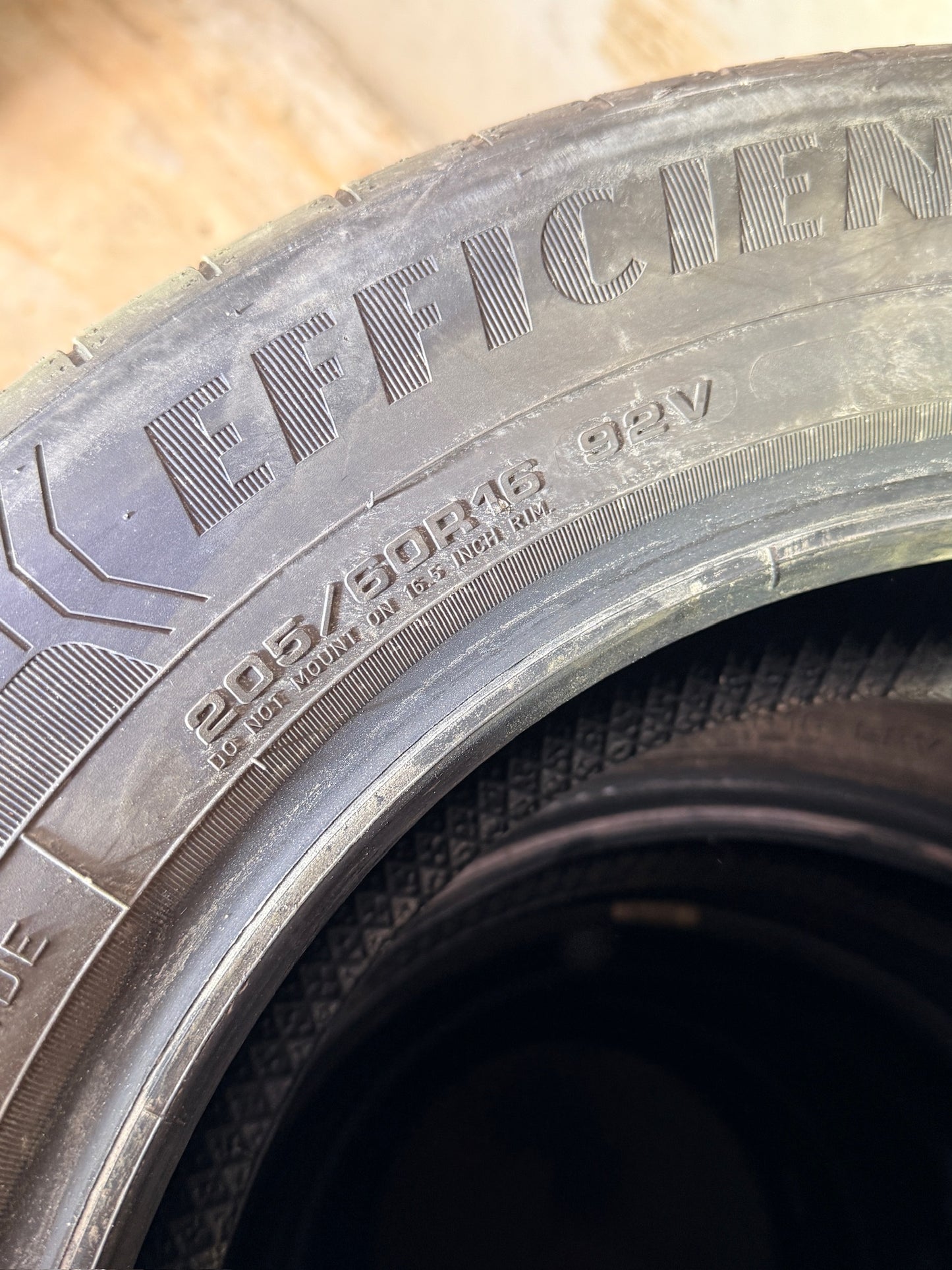 205/60/16 - estive - Goodyear - DOT 2022- Usato