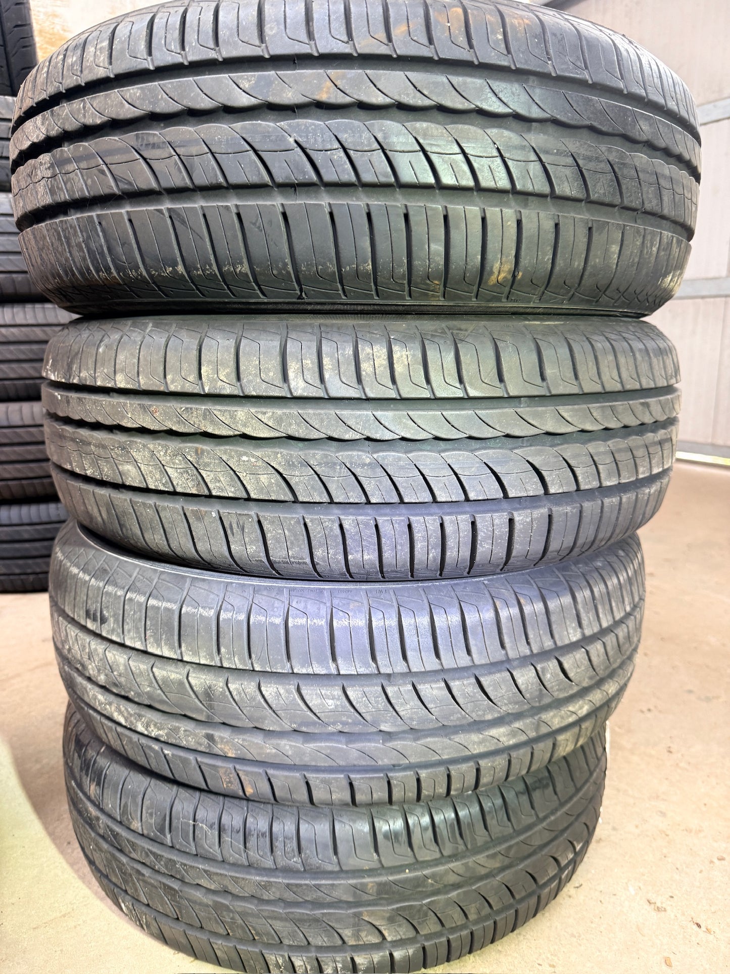 185/65/15 - Estive - Pirelli - DOT 2021-2023 - Usato