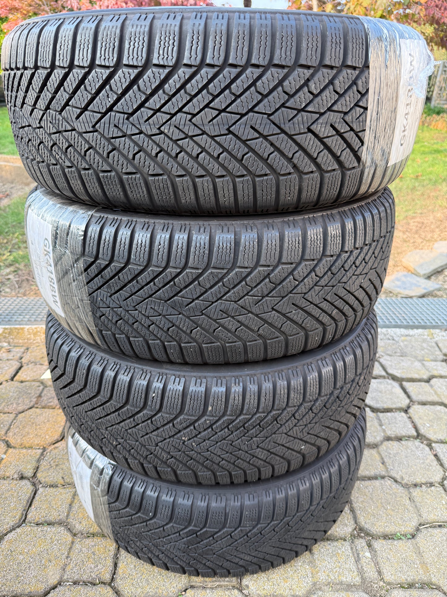 225/55/17 - Invernali - Pirelli - DOT 2022 - Usato