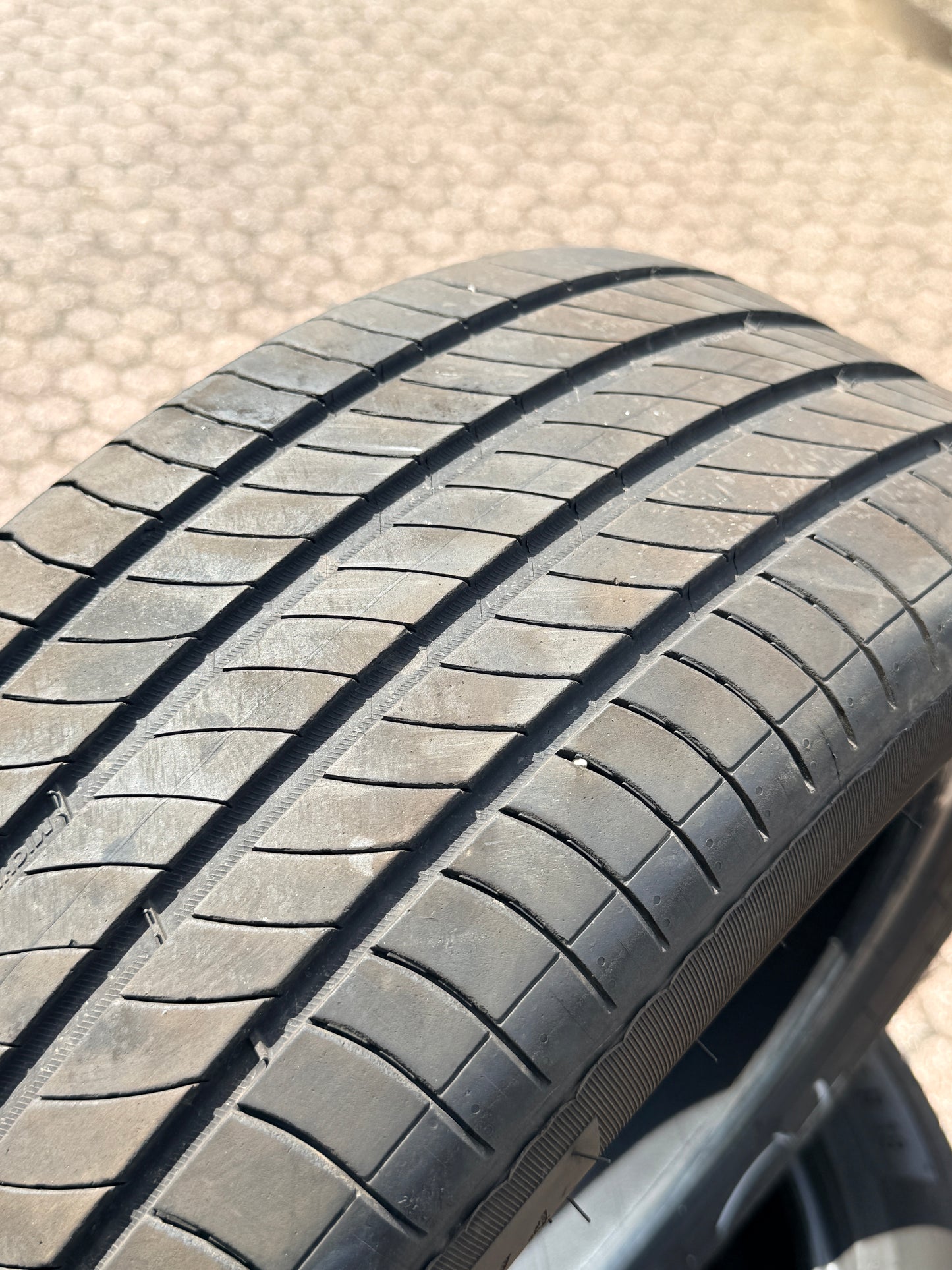 215/55/18 - Estive - Michelin - DOT 2021 - Usato