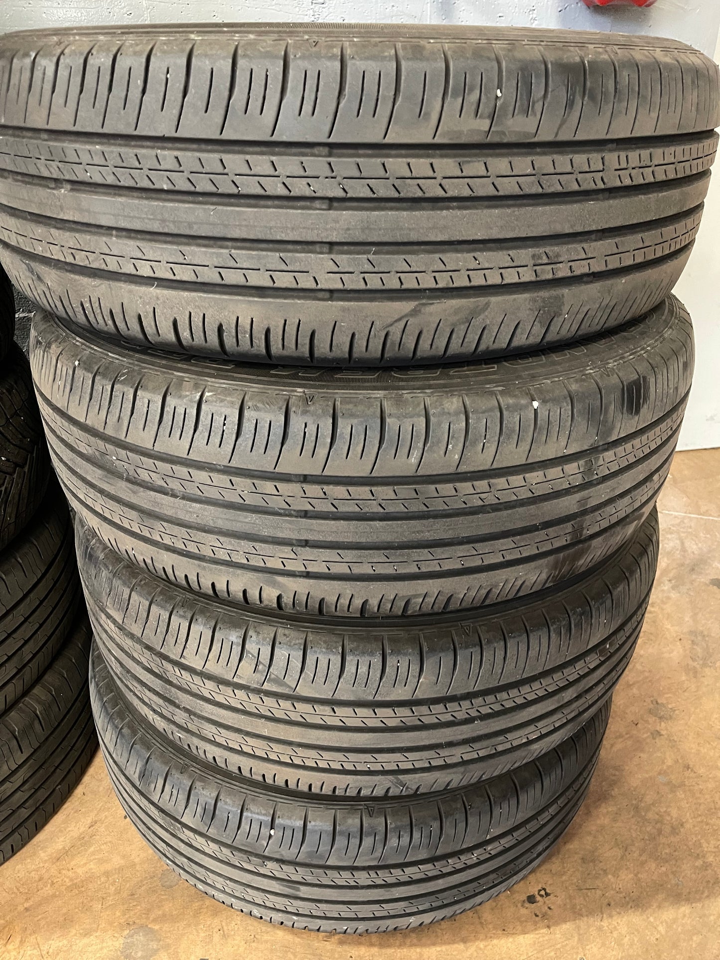 225/60/18 - estivi - Dunlop - DOT 2022 - Usato
