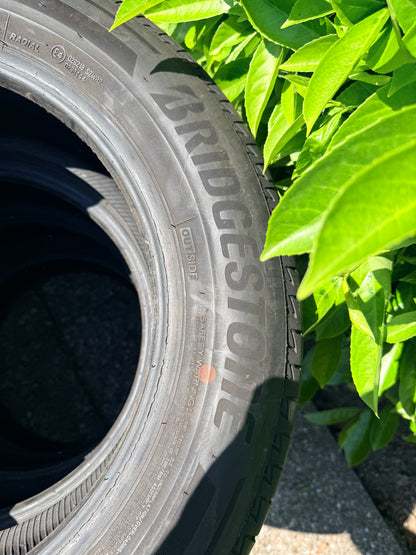 215/60/17 - Estive - Bridgestone - DOT 2020 - Usato