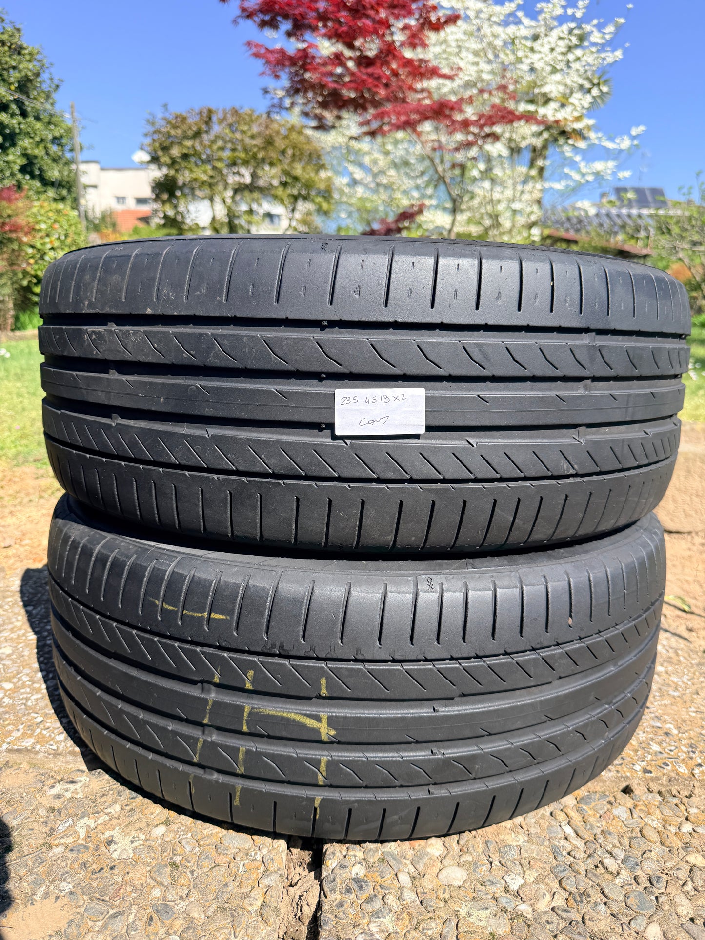 235/45/19 - Estive - Continental - DOT 2019 - Usato