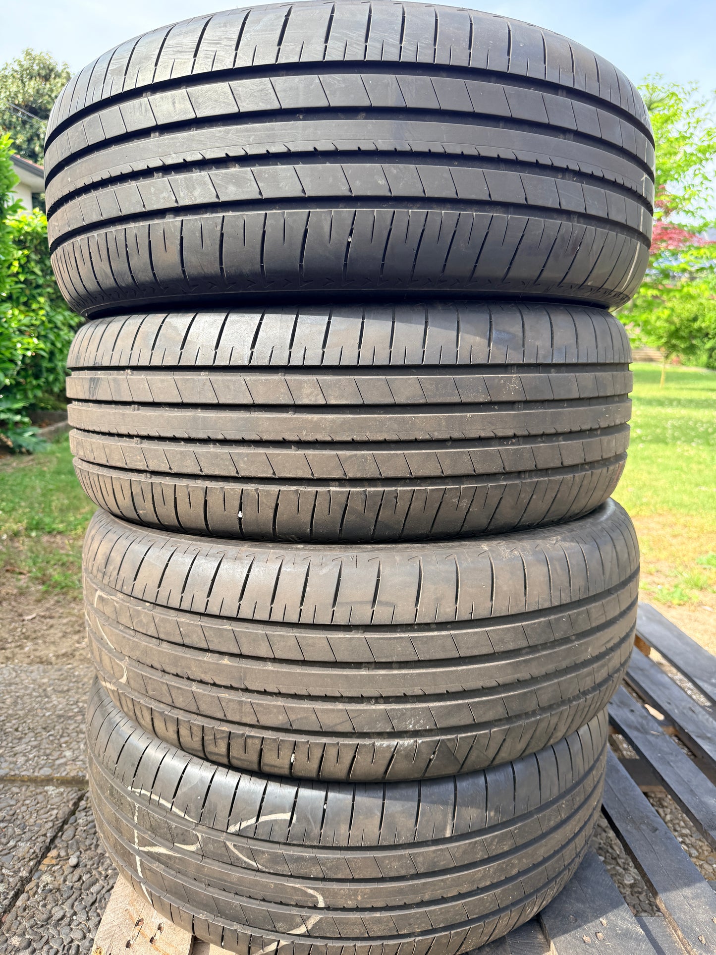 235/50/20 - Estive - Bridgestone - DOT 2020 - Usato