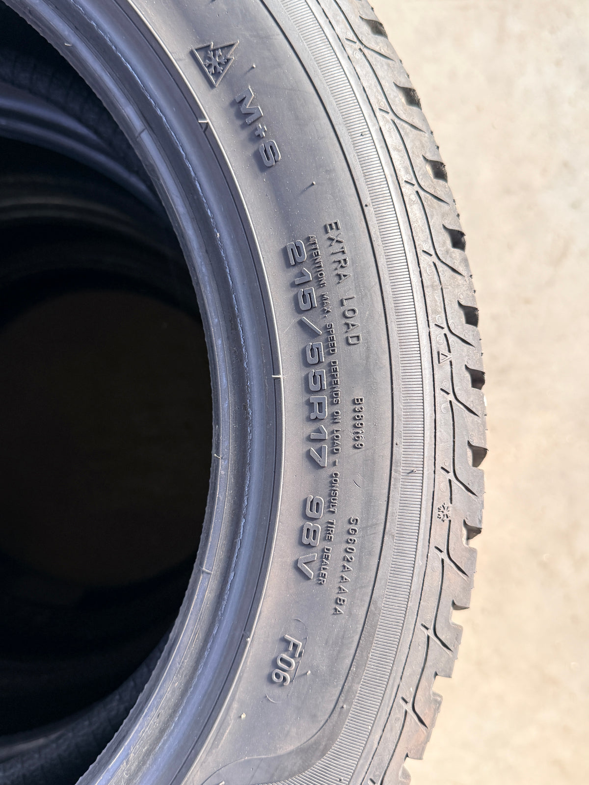 215/55/17 - Invernali - Goodyear - DOT 2021 - Usato