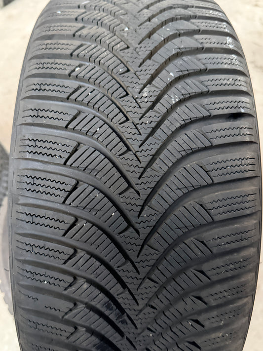 225/45/17 - invernali - Hankook - DOT 2021 - Usato