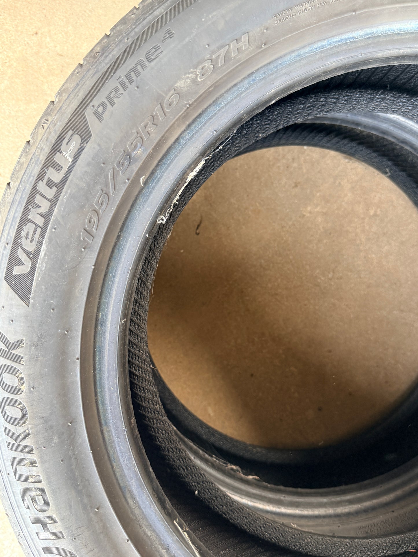 195/55/16 - Estive - Hankook - DOT 2024 - Usato