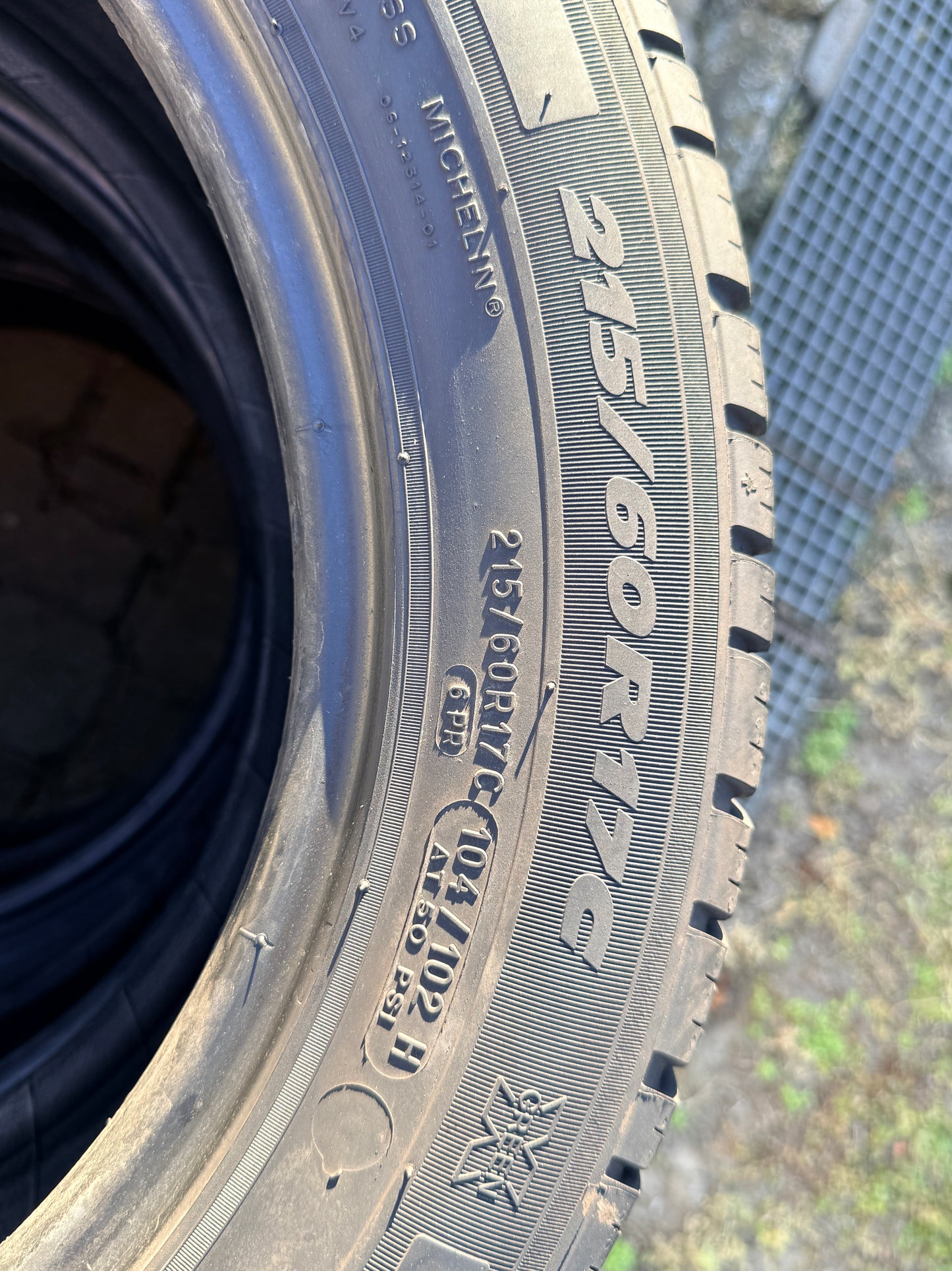 215/60/17C - Estive - Michelin - DOT 2018 - Usato