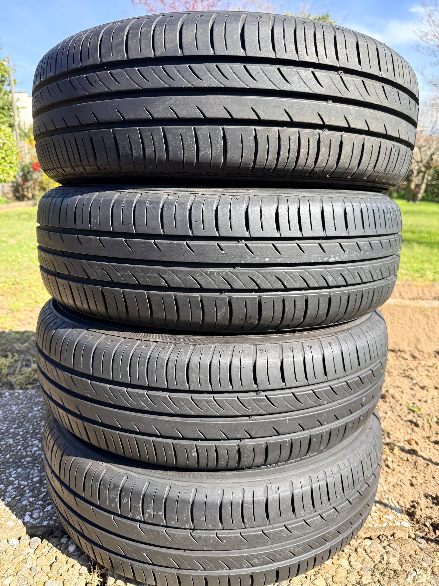 185/65/15 - Estive - Kumho - DOT 2020 - Usato