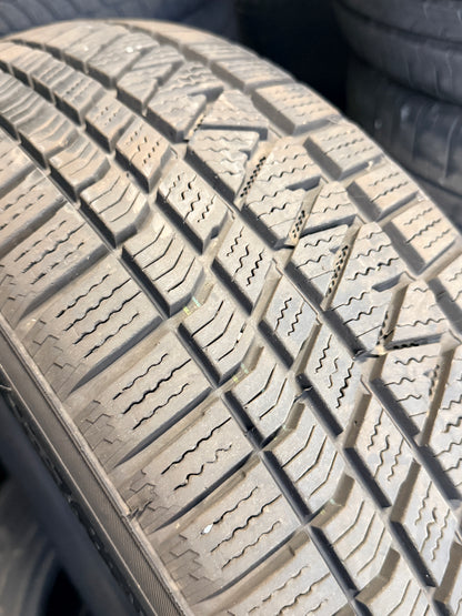 215/65/17 - Invernali - Kumho - DOT 2020 - Usato
