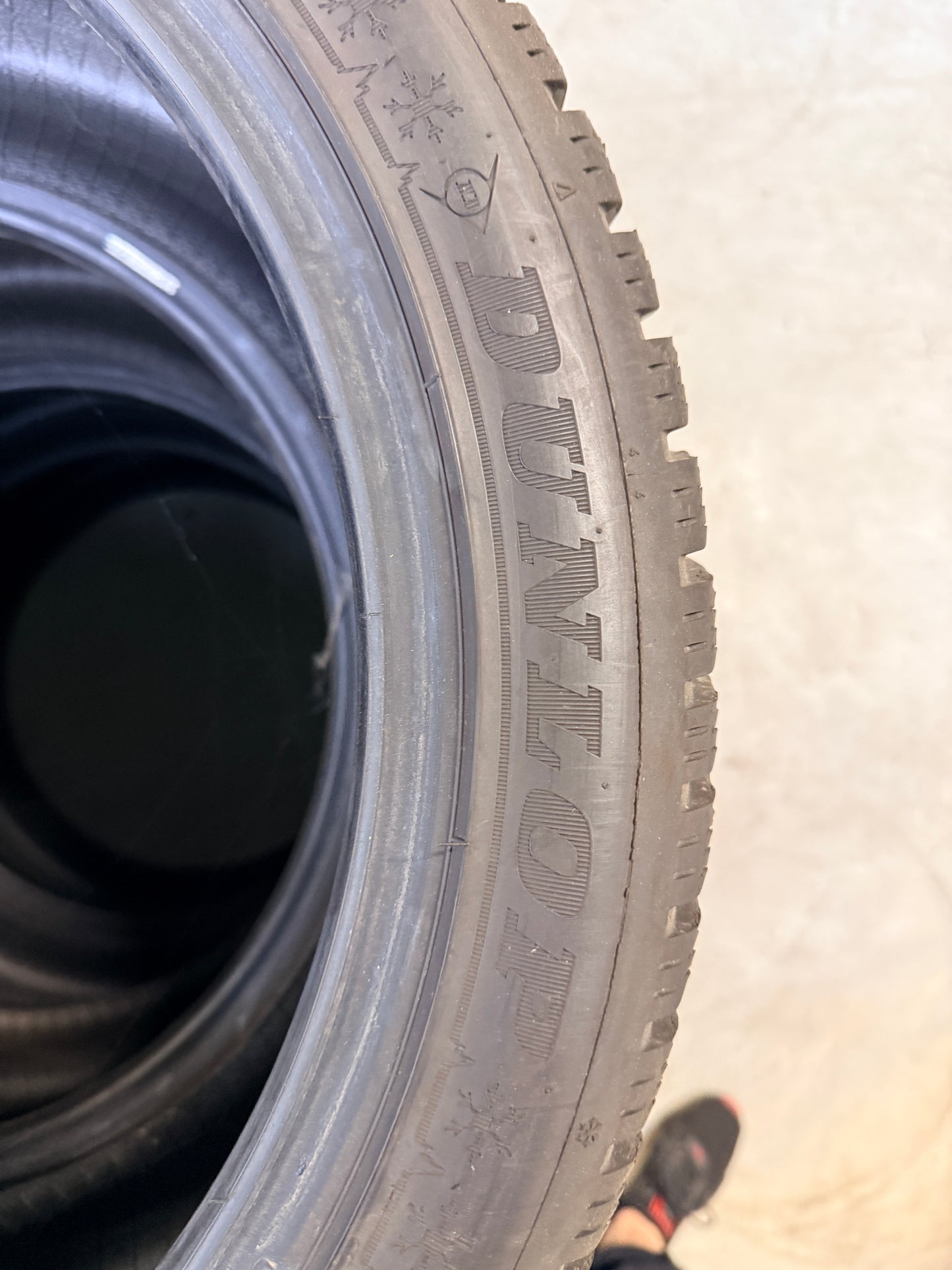 245/40/18 - Invernali - Dunlop - DOT 2020 - Usato