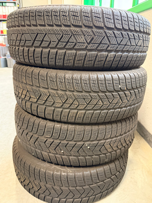 215/60/17 - Invernali - Pirelli - DOT 2021 - Usato