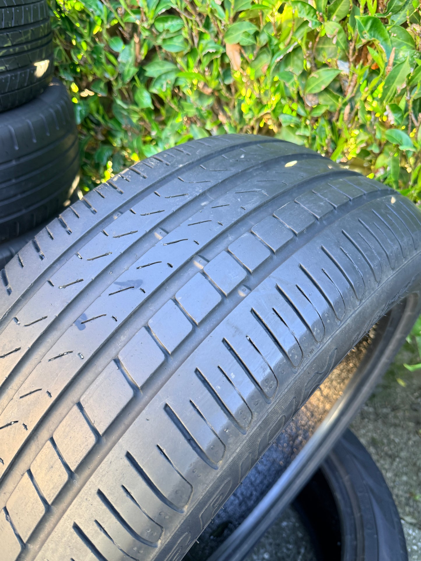 255/45/19-Estive - Pirelli - DOT 2019 - Usato