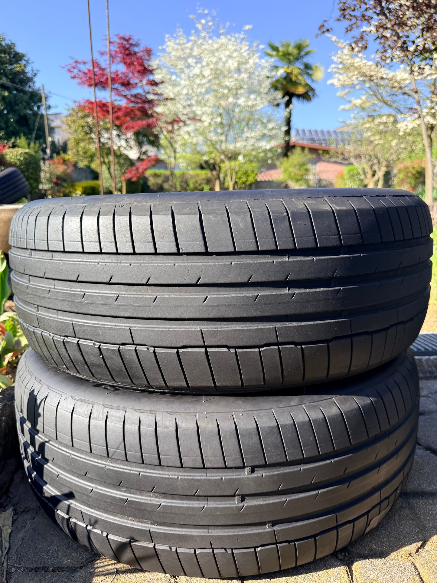 235/55/19 - Estive - Hankook - DOT 2025 - Usato