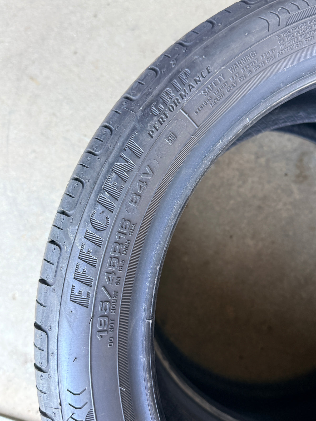 195/45/16 - Estivi - Goodyear - DOT 2022 - Usato