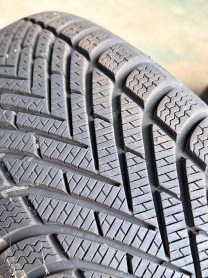 215/60/17 - Invernali - Pirelli - DOT 2025 - Usato