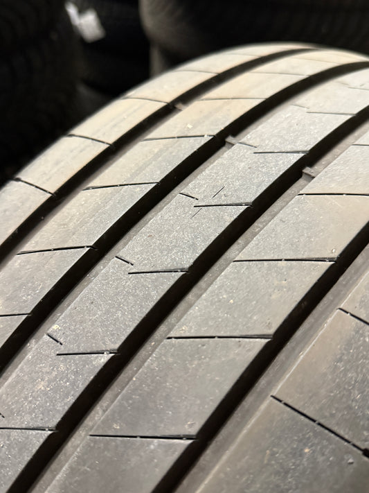 235/50/18 - Estive - Goodyear - DOT 2025 - Usato