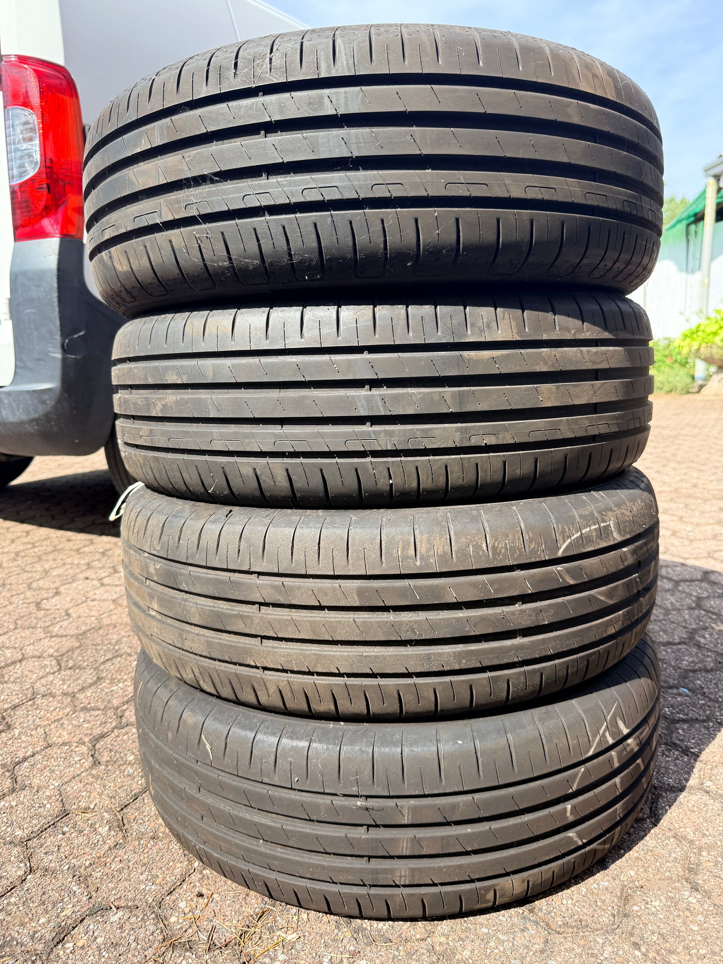 205/60/16 - estive - Goodyear - DOT 2025 - Usato