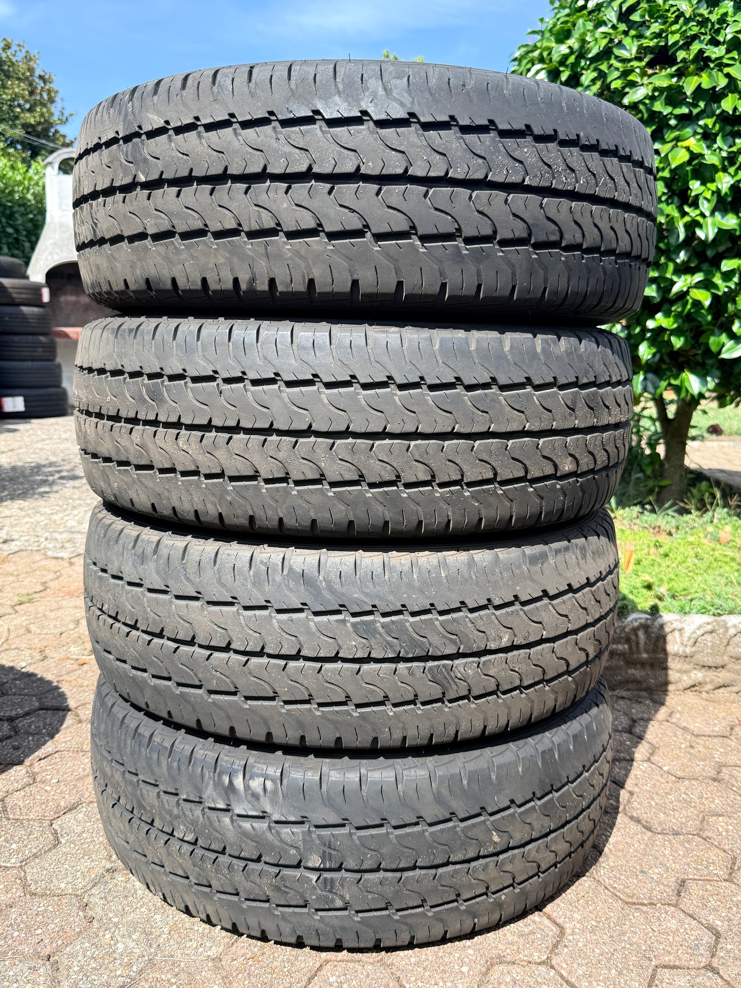 235/65/16C - estive - Infinity - DOT 2022 - Usato