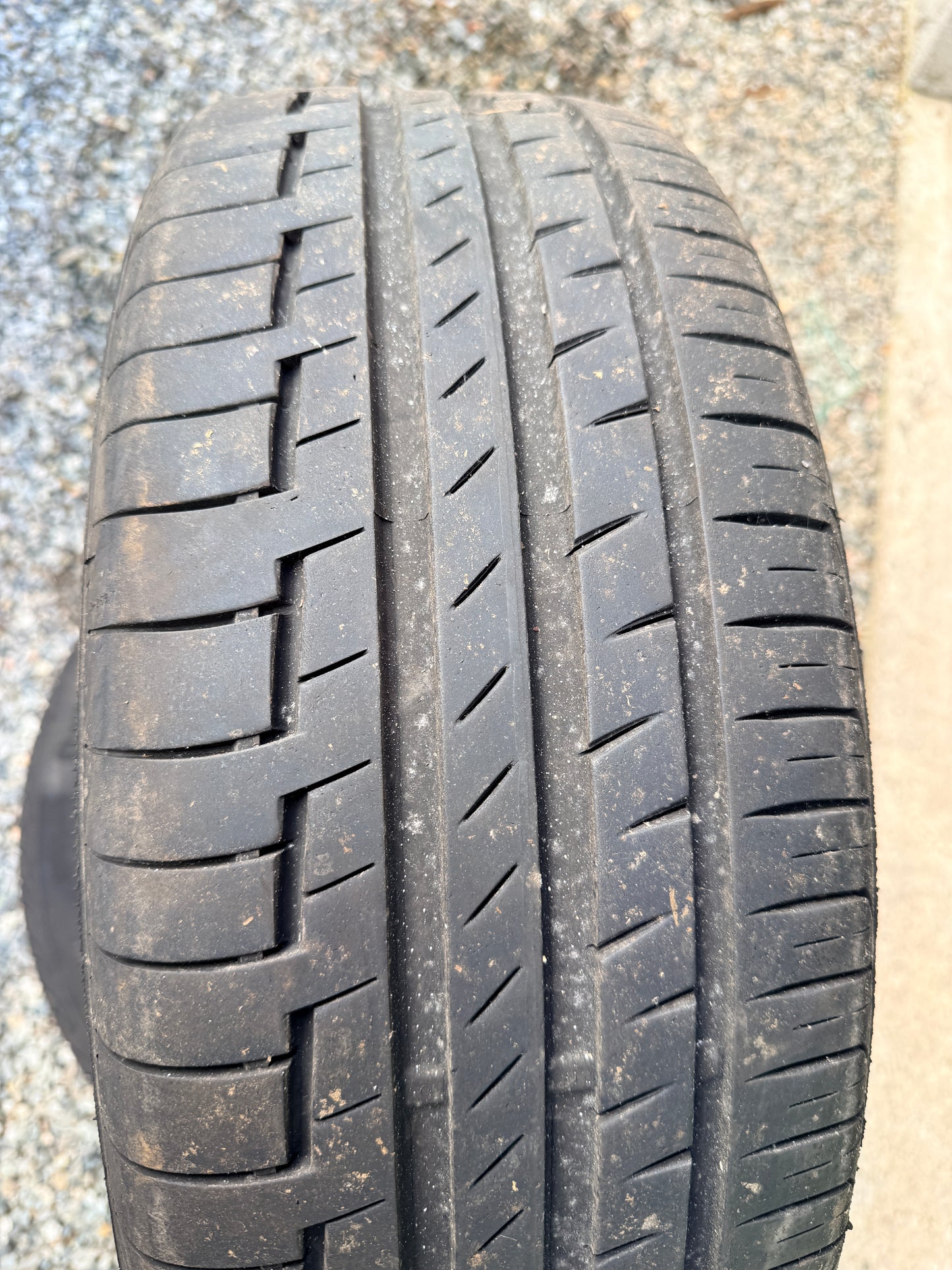 205/55/17 - Estive - Continental - DOT 2024 - Usato