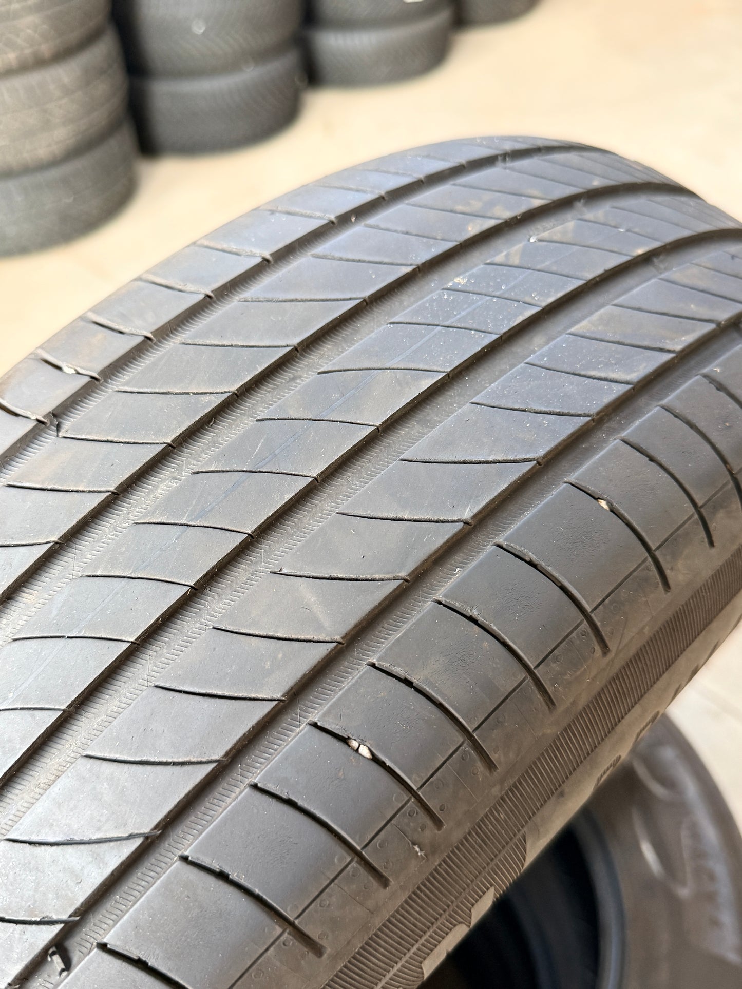 215/65/17 - Estive - Michelin - DOT 2021 - Usato