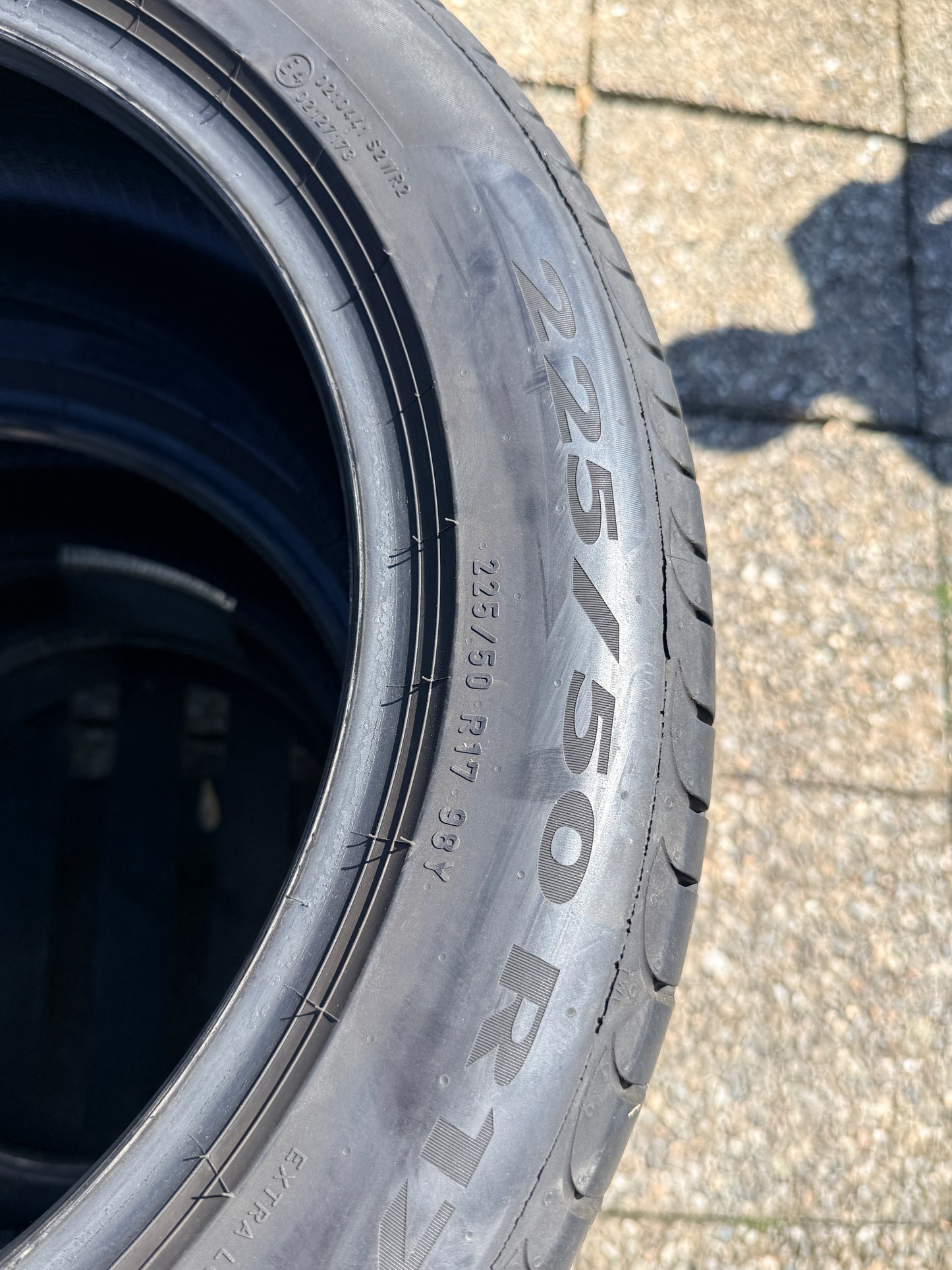 225/50/17 - Estive - Pirelli - DOT 2023 - Usato