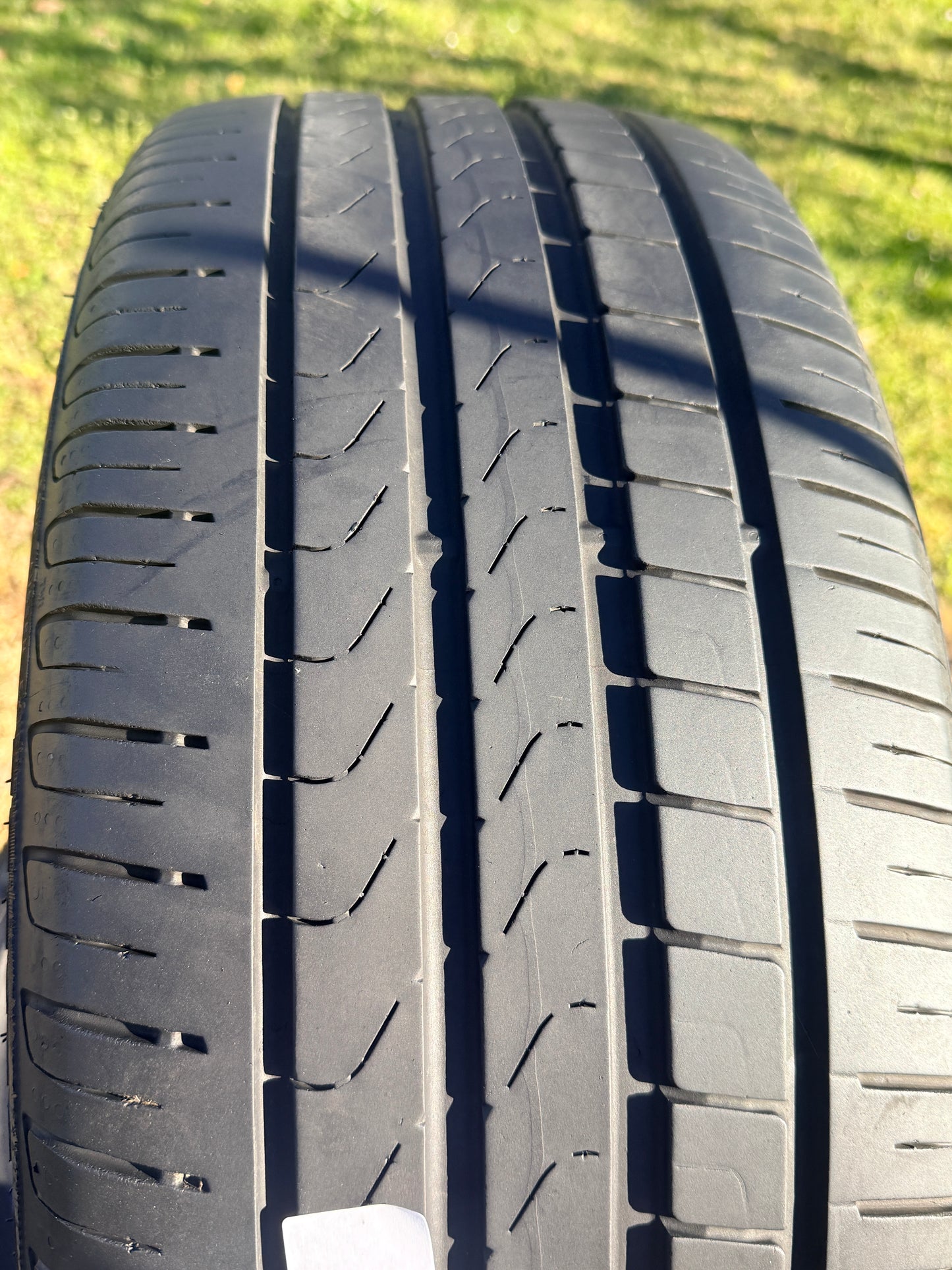 255/40/20- Estive - Pirelli - DOT 2019 - Usato
