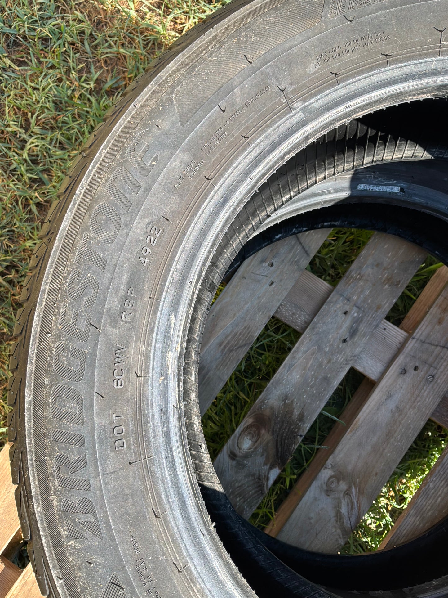 195/60/16-Estive-Bridgestone-DOT 2022-Usato