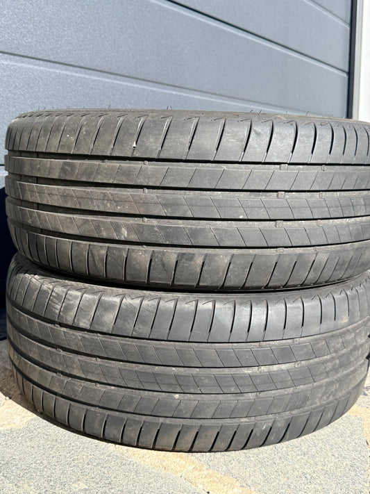 235/45/19 - Estive - Bridgestone - DOT 2022 - Usato