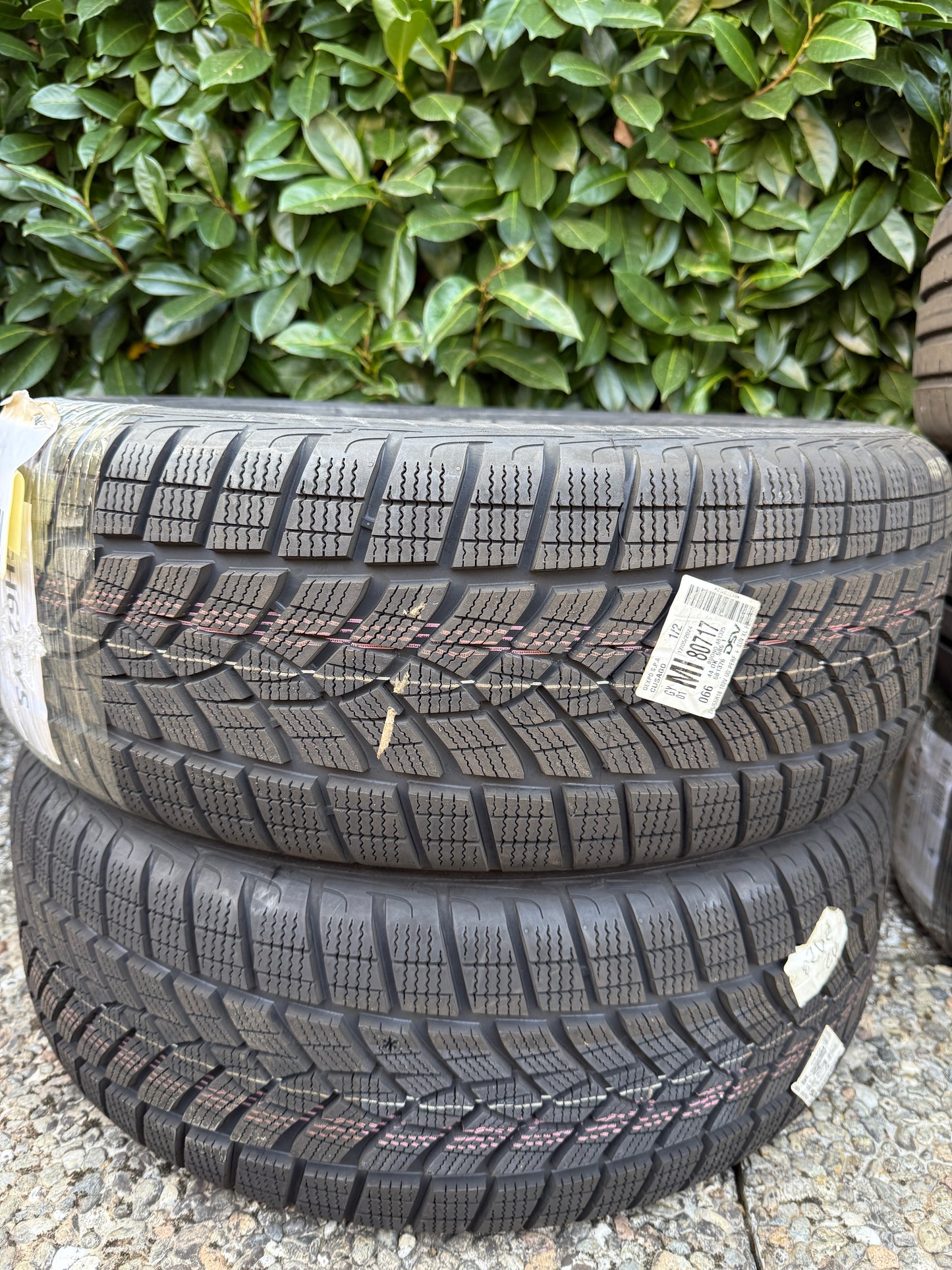 225/55/18 - Invernali - Goodyear - DOT 2023 - Nuovo