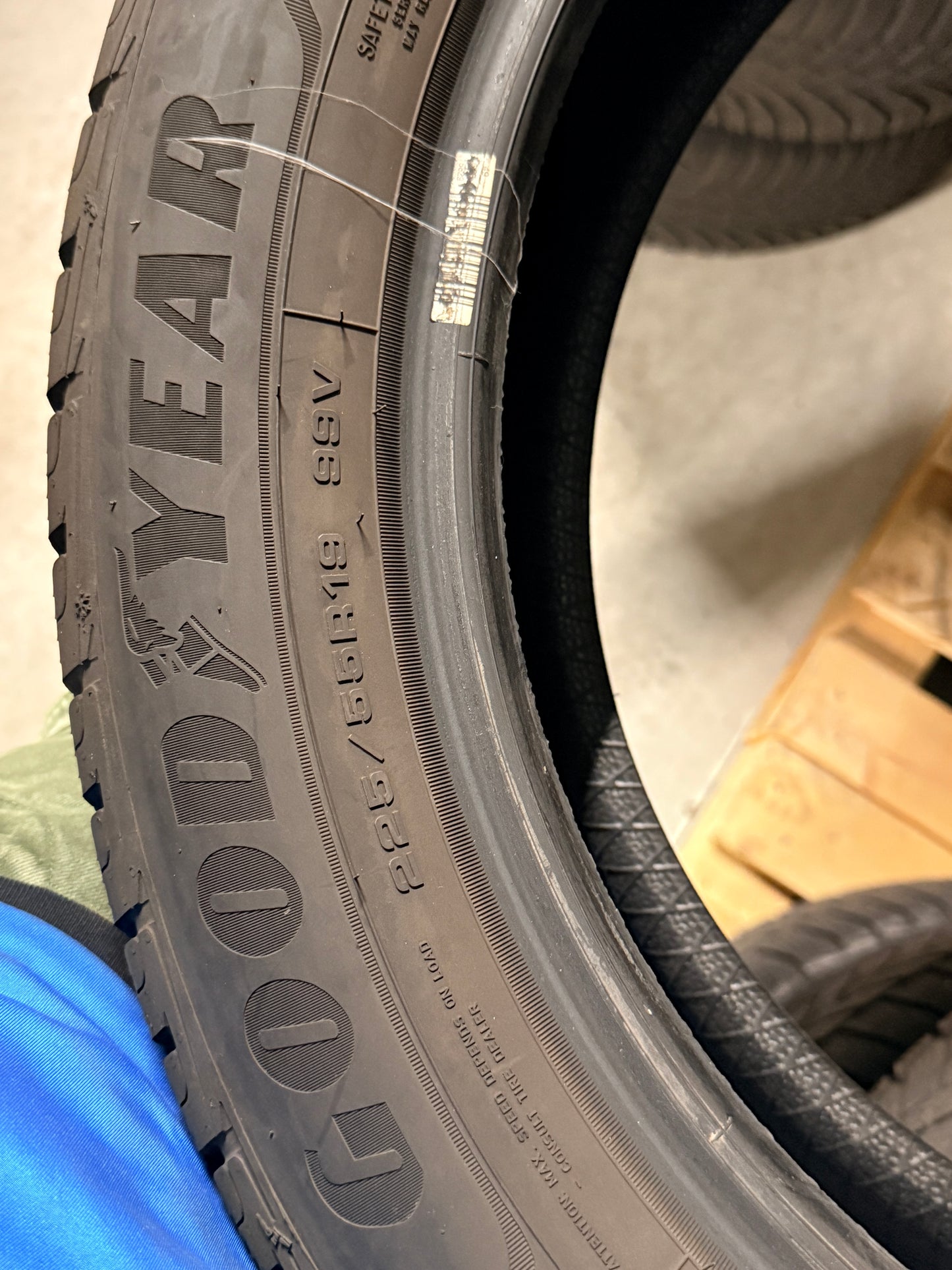 225/55/19 - Invernali - Goodyear - DOT 2021 - Usato