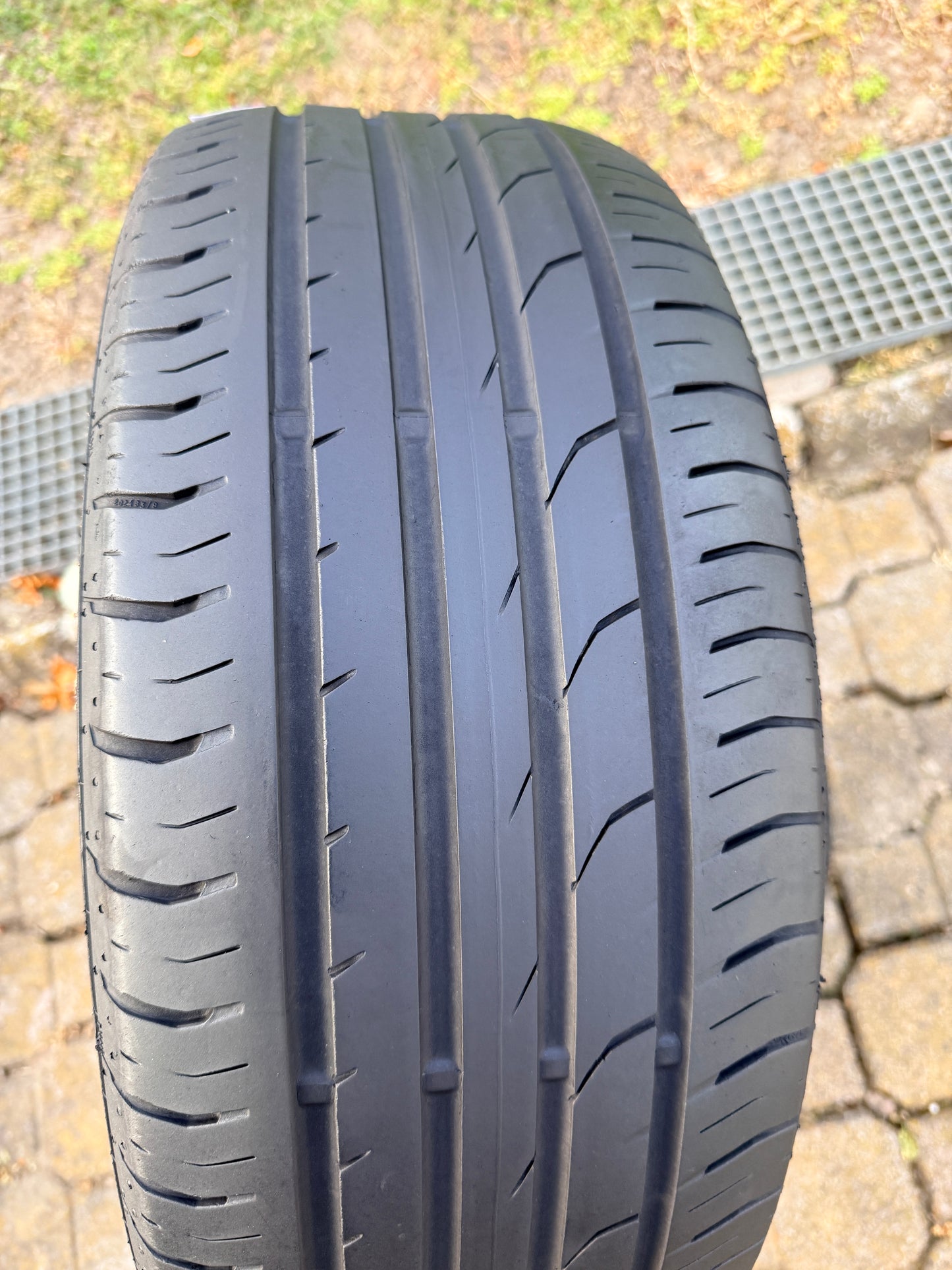 225/55/16- Estive - Continental - DOT 2021 - Usato